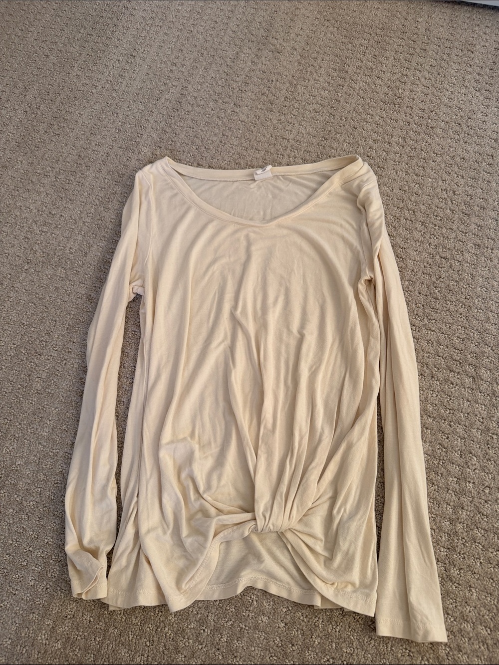 Melrose and Market Long Sleeve Twist-Front Top in Beige sz S
